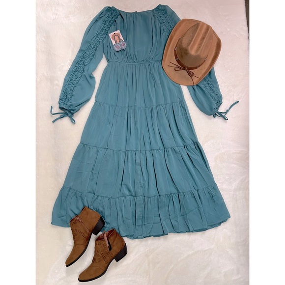 &Merci green long sleeve layered dress - Picture 1 of 1
